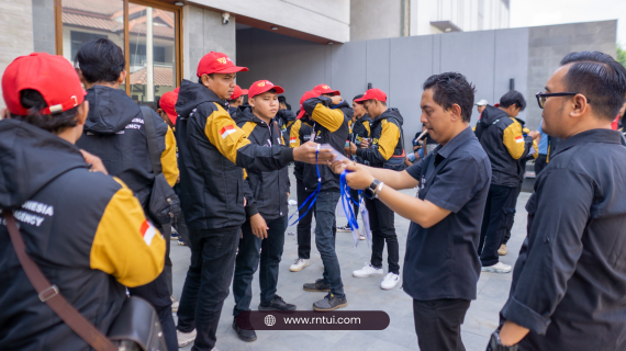 Komitmen PT RNT Utama Indonesia Menjamin Keamanan dan Legalitas ABK di Kapal Asing